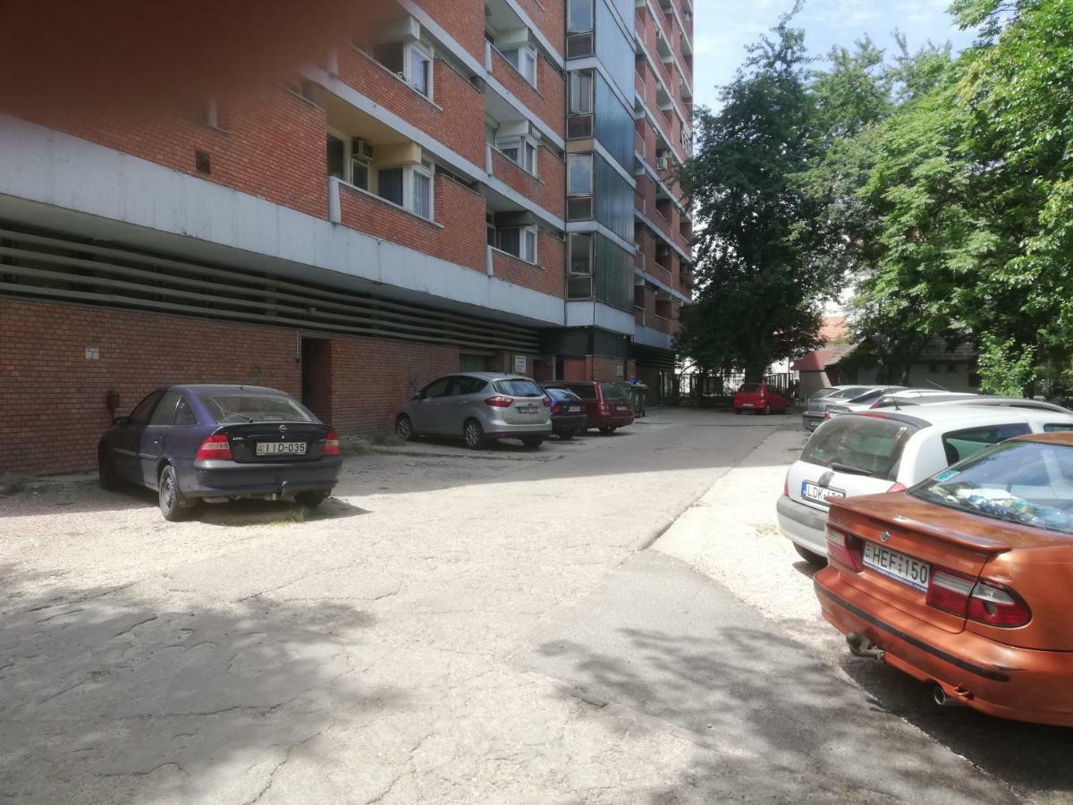 Апартаменти Kis Becsi Apartman Сегед Екстер'єр фото