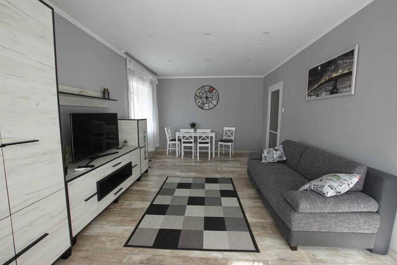 Апартаменти Kis Becsi Apartman Сегед Екстер'єр фото