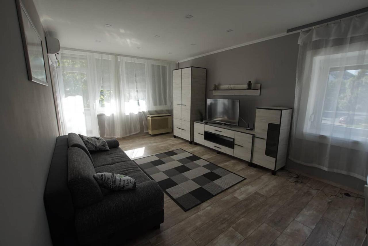 Апартаменти Kis Becsi Apartman Сегед Екстер'єр фото